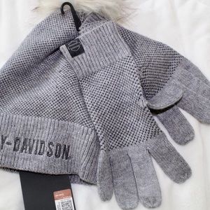 Harley Davidson Grey Knit Hat and Glove Set